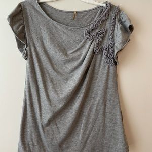 Anthropologie tee with amazing detail